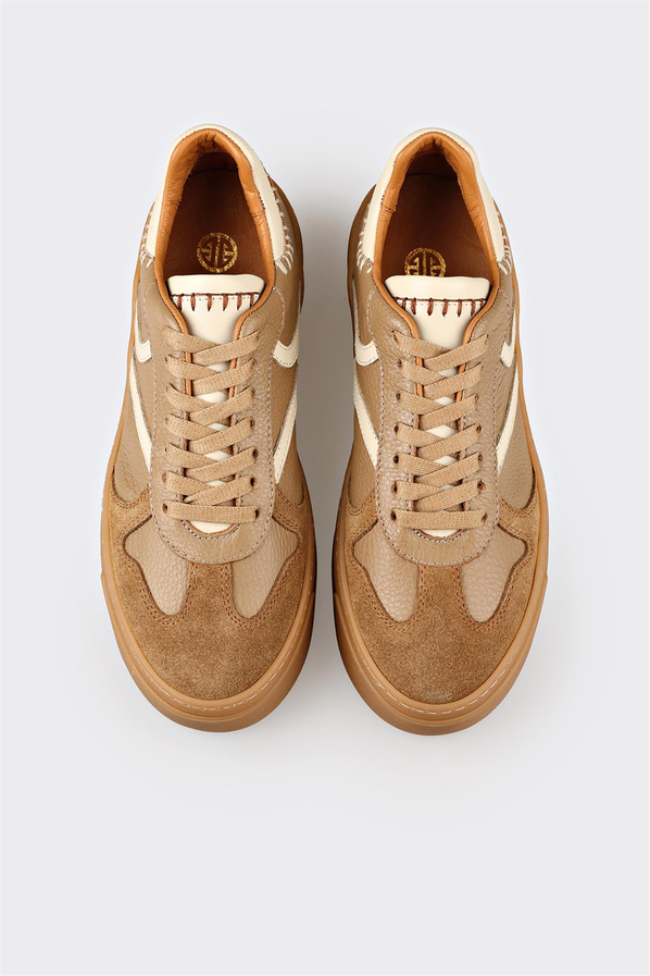 Naturel deri simli kadın sneaker, rahat kullanım için - Elle Shoes