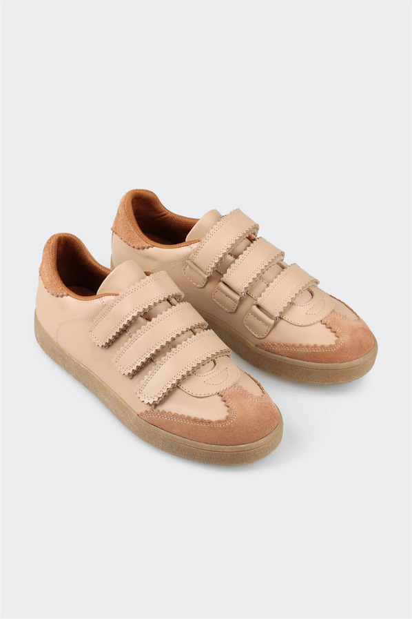 Naturel deri kadın sneaker, rahat kullanım için - Elle Shoes