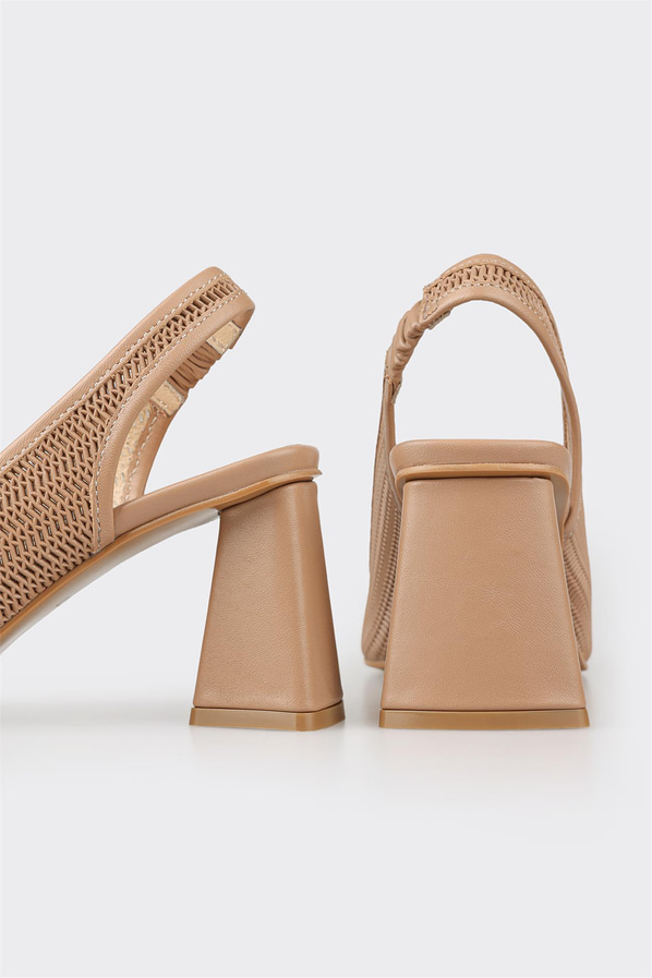 Naturel deri ve hasır sivri burunlu dokulu kadın topuklu ayakkabı, rahat kullanım için - Elle Shoes