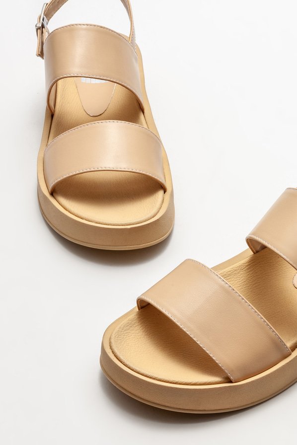 Naturel dolgu topuklu kadın sandalet - Elle Shoes