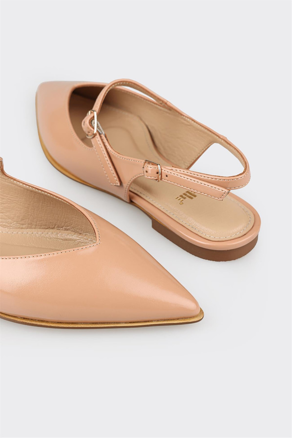 Naturel sivri burunlu kadın düz ayakkabı, günlük kullanım için - Elle Shoes