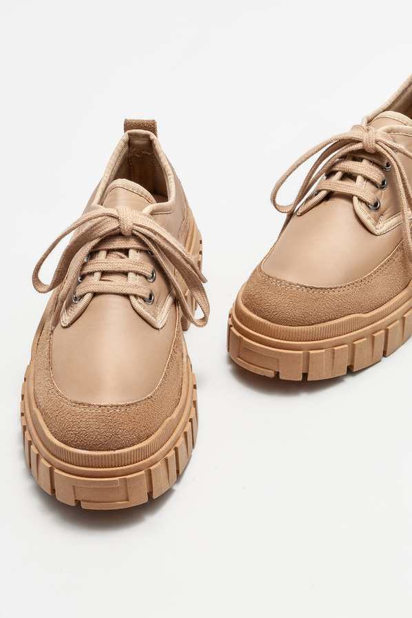 Naturel düz kadın ayakkabı, günlük kullanım için - Elle Shoes
