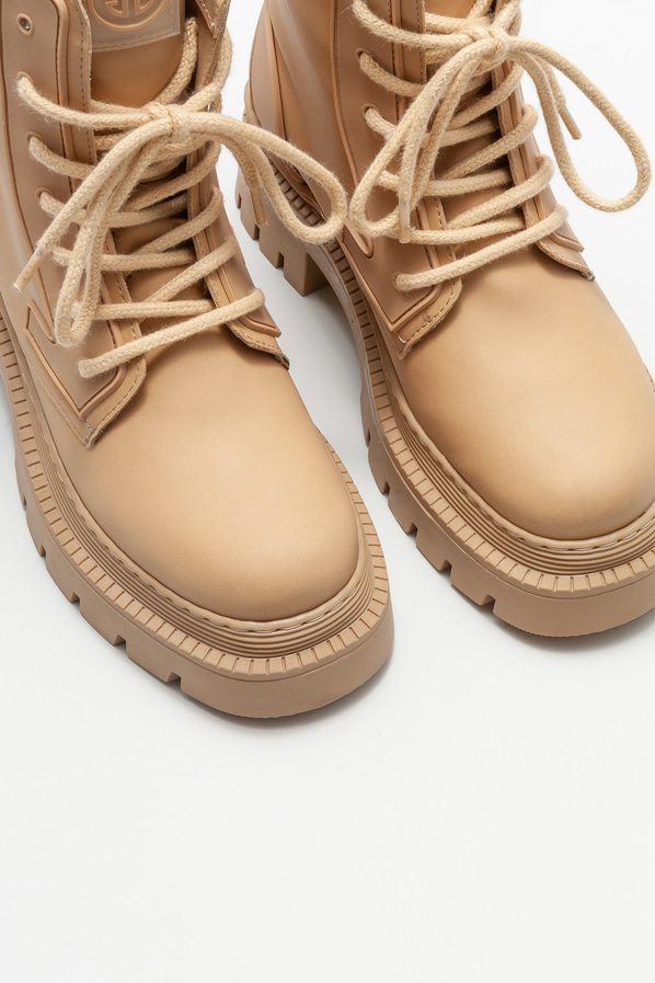 Naturel düz kadın bot, günlük kullanım için - Elle Shoes