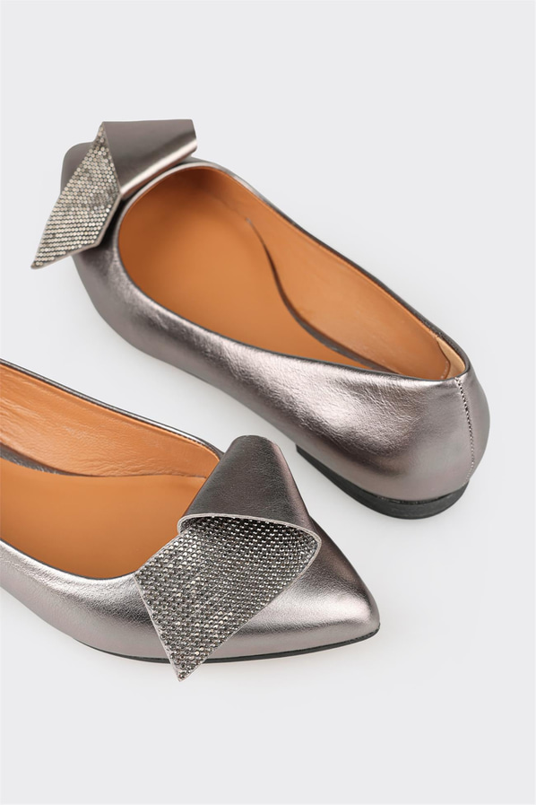 Platin deri kadın babet, günlük kullanım için - Elle Shoes