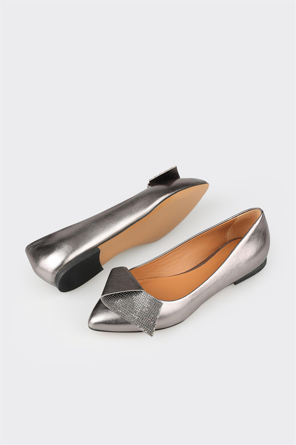 Platin deri kadın babet, günlük kullanım için - Elle Shoes