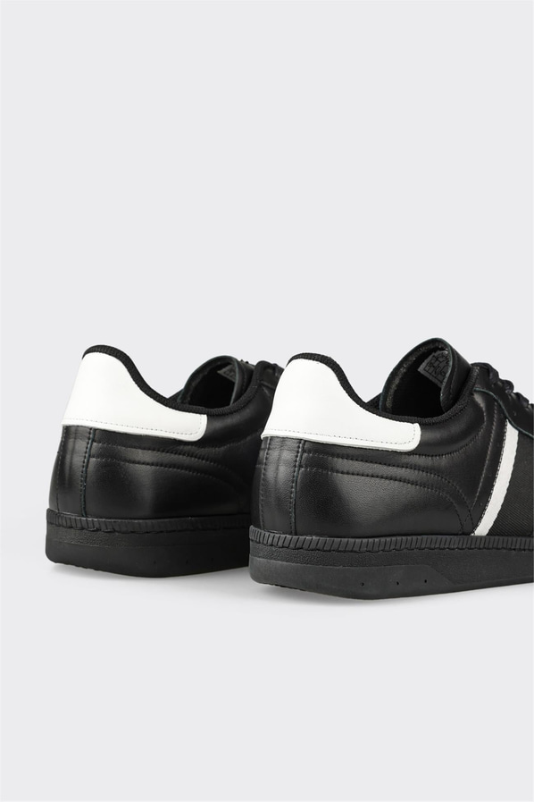 Siyah deri erkek günlük ayakkabı, günlük kullanım için - Elle Shoes