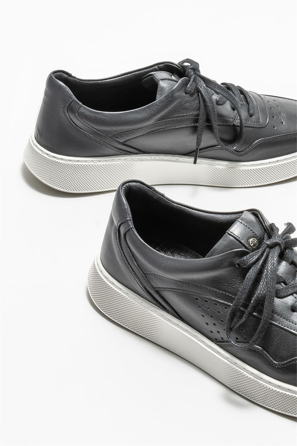 Siyah deri erkek günlük ayakkabı, günlük kullanım için - Elle Shoes