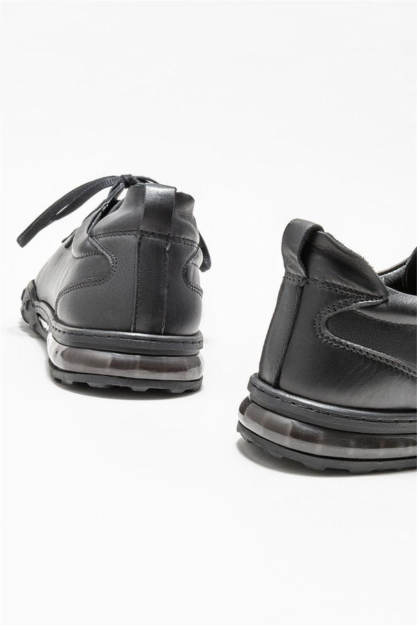 Siyah deri erkek günlük ayakkabı, günlük kullanım için - Elle Shoes