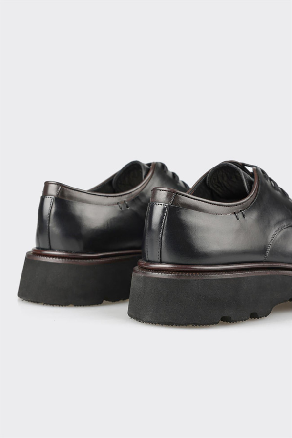 Siyah deri erkek günlük ayakkabı, ofis stili için - Elle Shoes