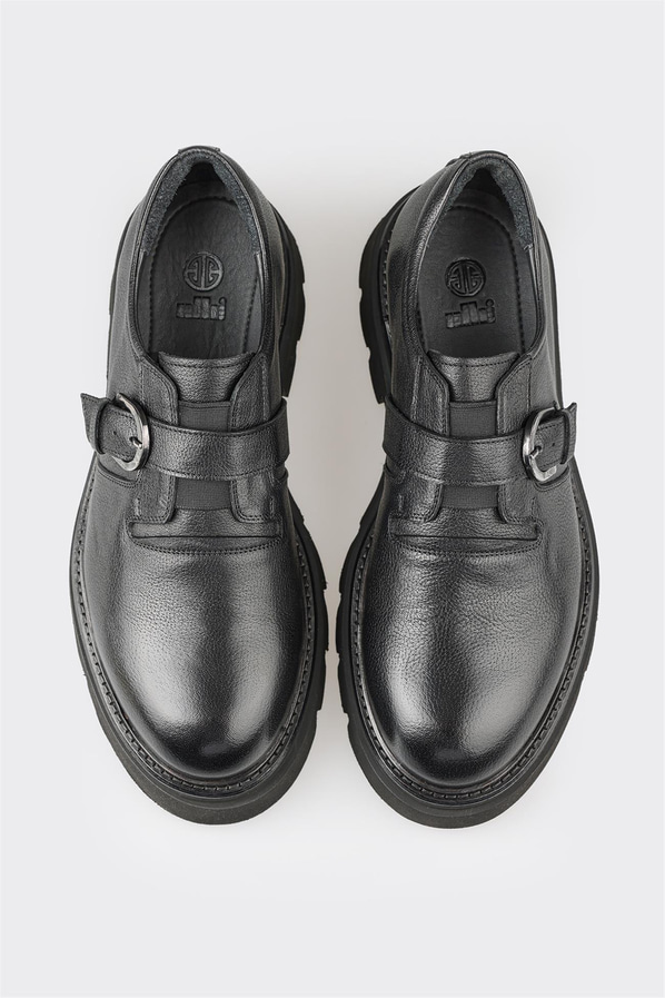 Siyah deri metal tokalı erkek günlük ayakkabı, rahat kullanım için - Elle Shoes