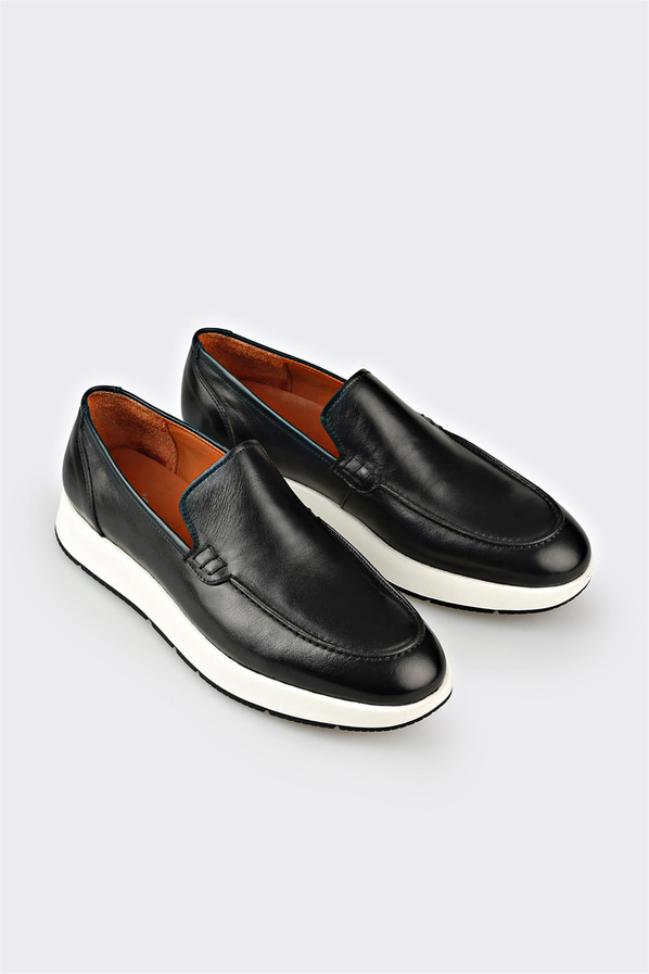 Siyah deri kalın tabanlı erkek loafer, rahat kullanım için - Elle Shoes