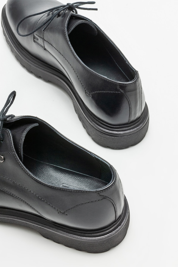 Siyah deri erkek günlük ayakkabı, günlük kullanım için - Elle Shoes