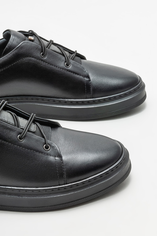 Siyah deri erkek günlük ayakkabı, günlük kullanım için - Elle Shoes