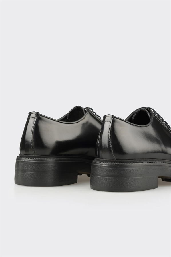 Siyah deri rahat tabanlı erkek günlük ayakkabı, ofis stili için - Elle Shoes