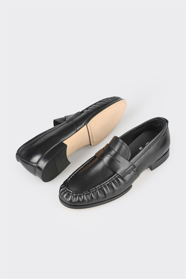 Siyah deri erkek loafer, rahat kullanım için - Elle Shoes