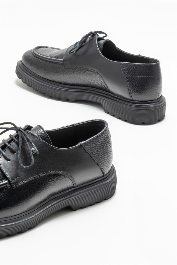 Siyah deri erkek günlük ayakkabı, günlük kullanım için - Elle Shoes