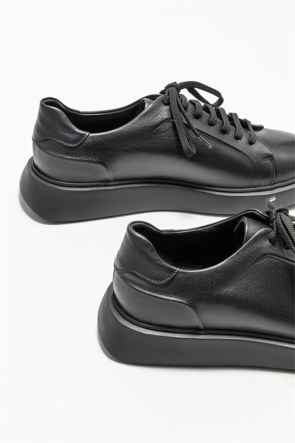 Siyah deri erkek günlük ayakkabı, günlük kullanım için - Elle Shoes