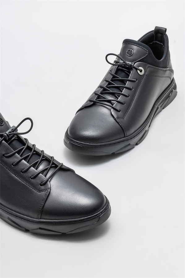 Siyah deri erkek günlük ayakkabı, günlük kullanım için - Elle Shoes