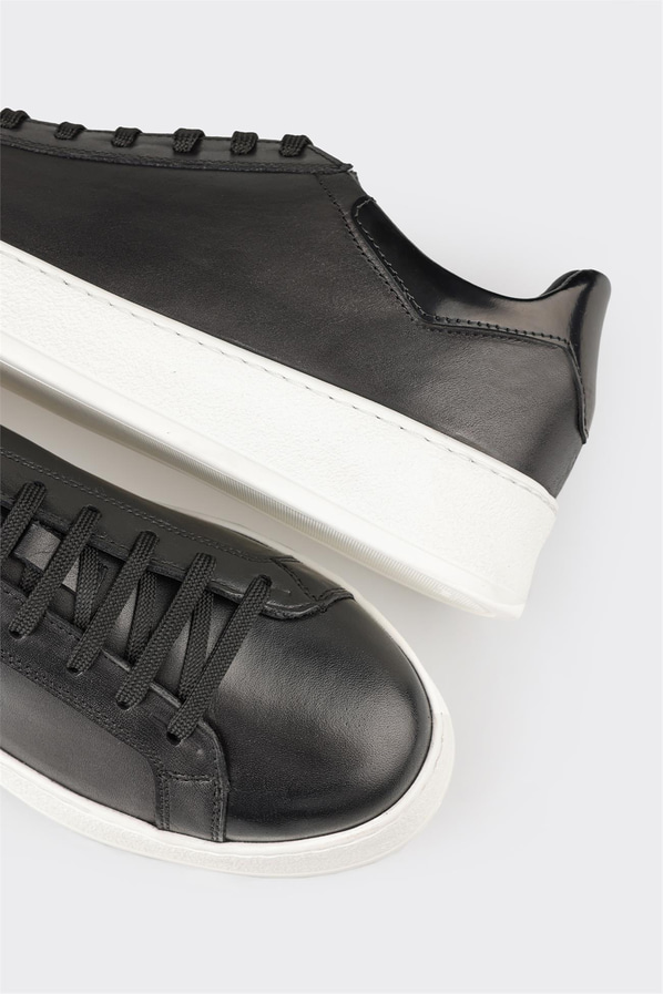 Siyah deri erkek günlük ayakkabı, günlük kullanım için - Elle Shoes