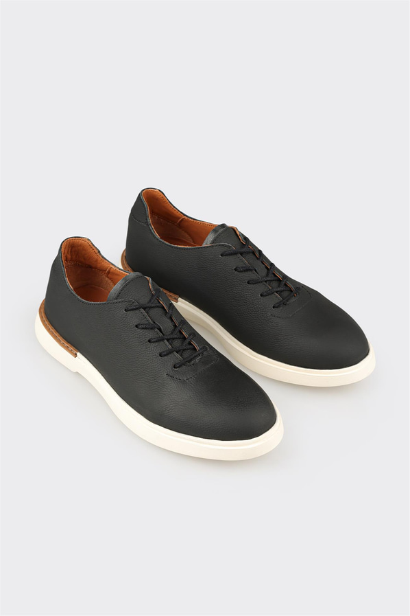 Siyah deri yumuşak dokulu erkek günlük ayakkabı, rahat kullanım için - Elle Shoes