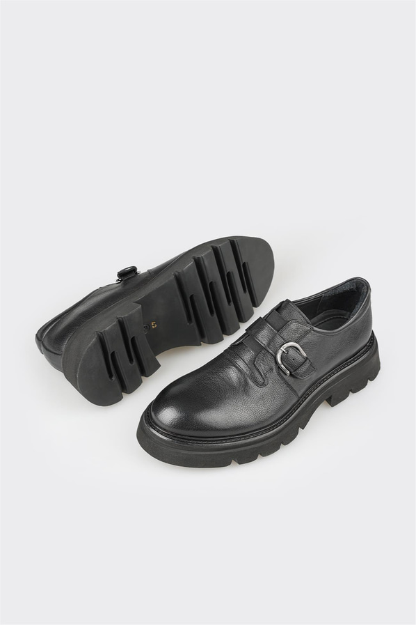 Siyah deri metal tokalı erkek günlük ayakkabı, rahat kullanım için - Elle Shoes