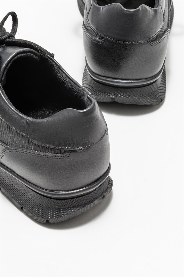 Siyah deri erkek günlük ayakkabı, günlük kullanım için - Elle Shoes
