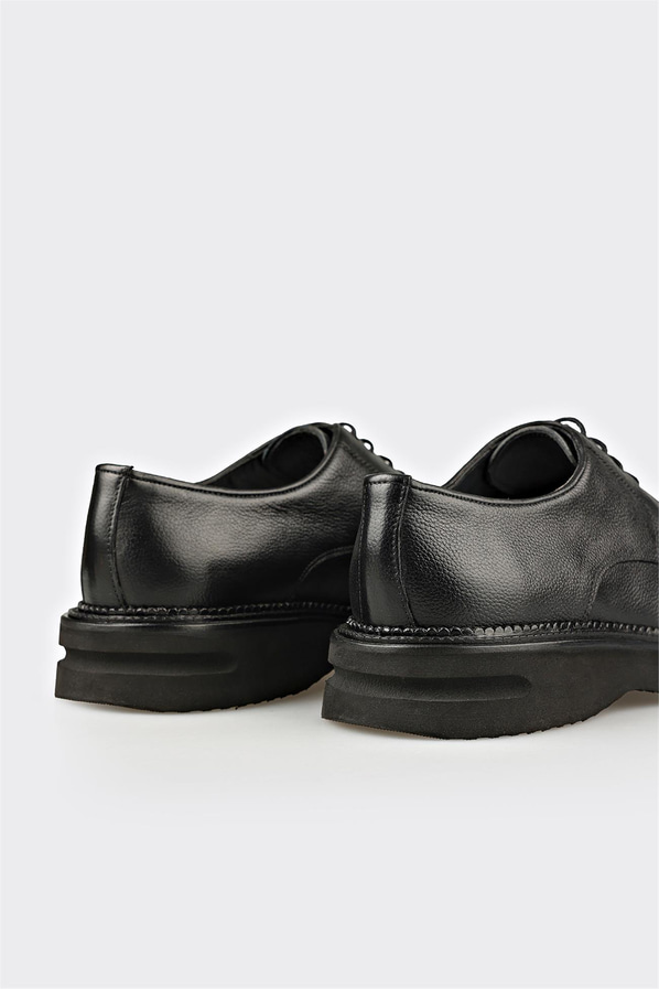 Siyah deri bağcıklı düz erkek günlük ayakkabı, rahat kullanım için - Elle Shoes