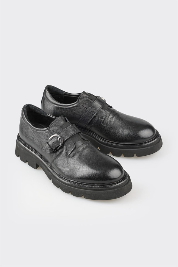 Siyah deri metal tokalı erkek günlük ayakkabı, rahat kullanım için - Elle Shoes