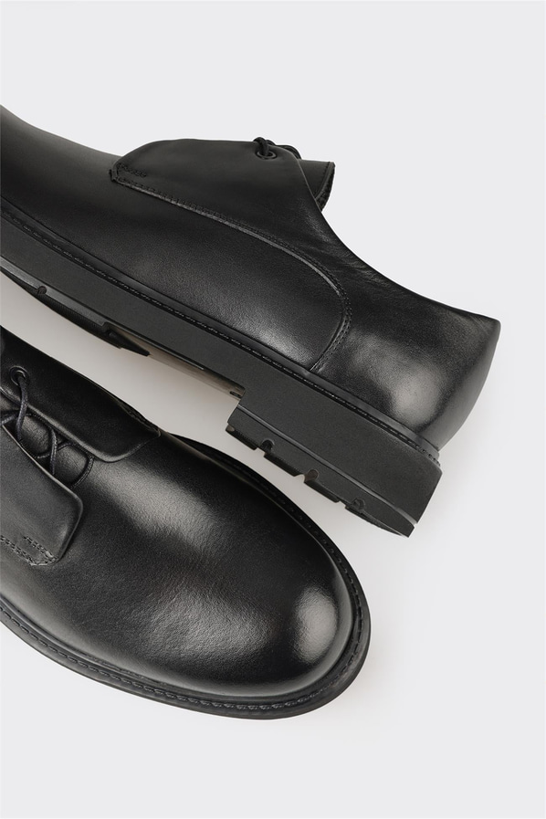 Siyah deri bağcıklı erkek günlük ayakkabı, rahat kullanım için - Elle Shoes