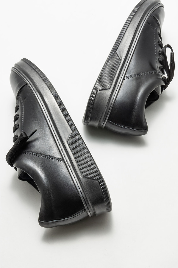 Siyah deri erkek günlük ayakkabı, günlük kullanım için - Elle Shoes