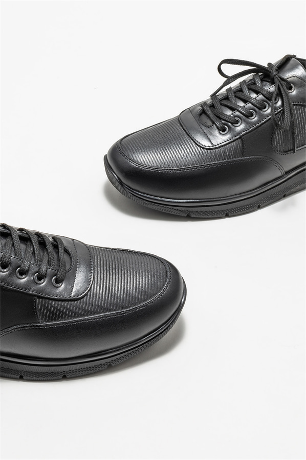 Siyah deri erkek günlük ayakkabı, günlük kullanım için - Elle Shoes