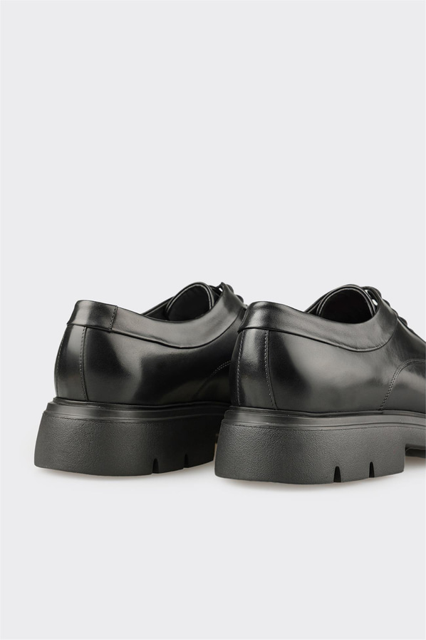 Siyah deri bağcıklı kalın tabanlı erkek günlük ayakkabı, ofis stili için - Elle Shoes