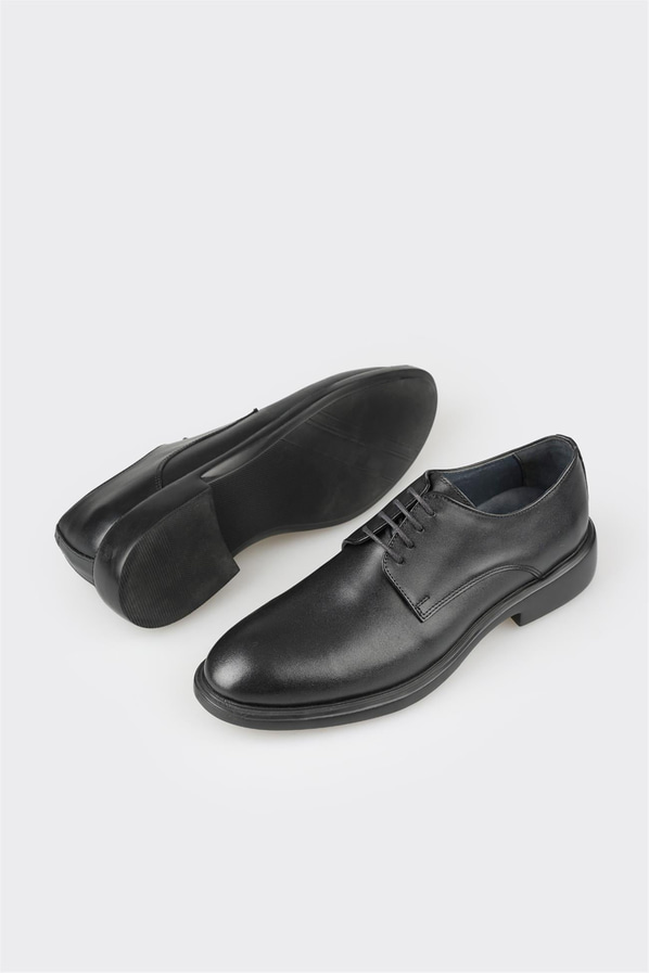 Siyah deri erkek klasik ayakkabı, rahat kullanım için - Elle Shoes