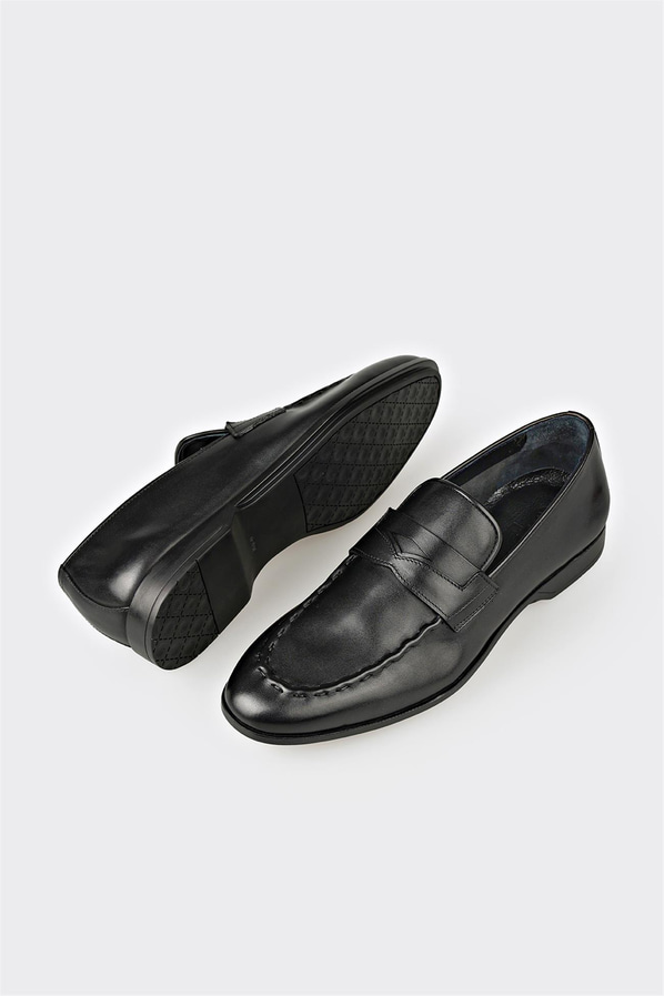 Siyah deri erkek loafer, klasik stil için - Elle Shoes