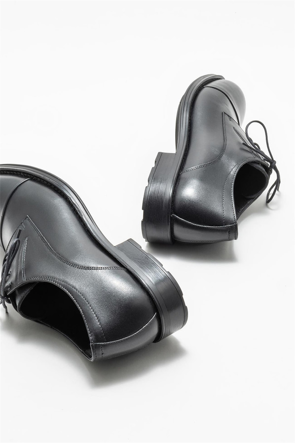 Siyah deri erkek klasik ayakkabı, ofis stili için - Elle Shoes