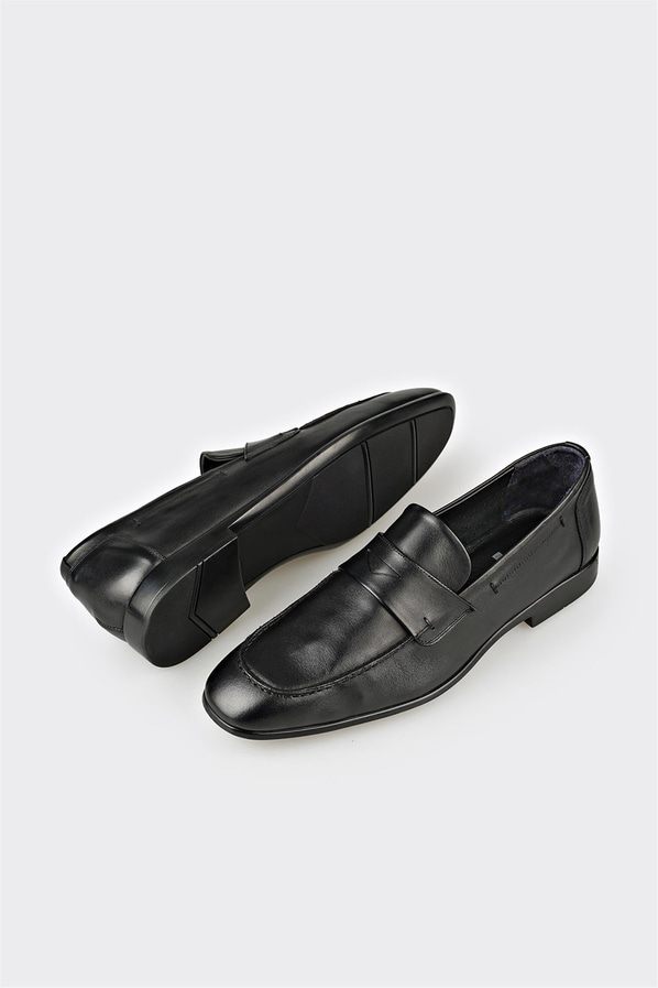 Siyah deri erkek loafer, klasik stil için - Elle Shoes