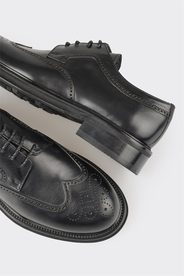 Siyah deri erkek klasik ayakkabı, rahat kullanım için - Elle Shoes
