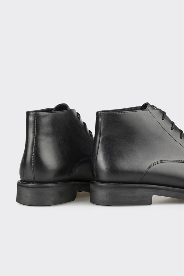Siyah deri erkek klasik bot, rahat kullanım için - Elle Shoes
