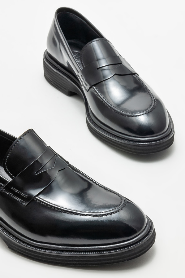 Siyah deri erkek loafer, klasik stil için - Elle Shoes