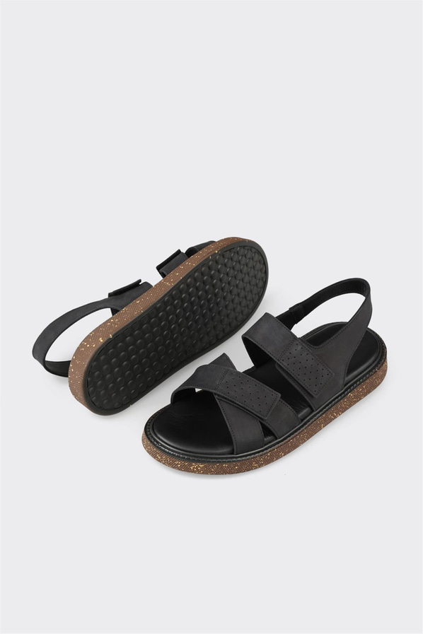 Siyah deri yumuşak dokulu erkek sandalet, rahat kullanım için - Elle Shoes