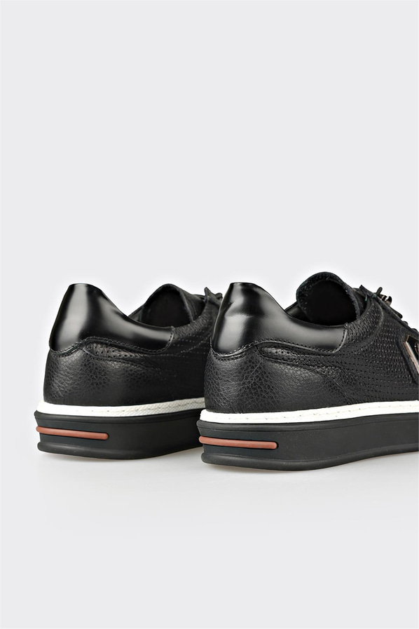 Siyah deri erkek spor ayakkabı, ofis stili için - Elle Shoes