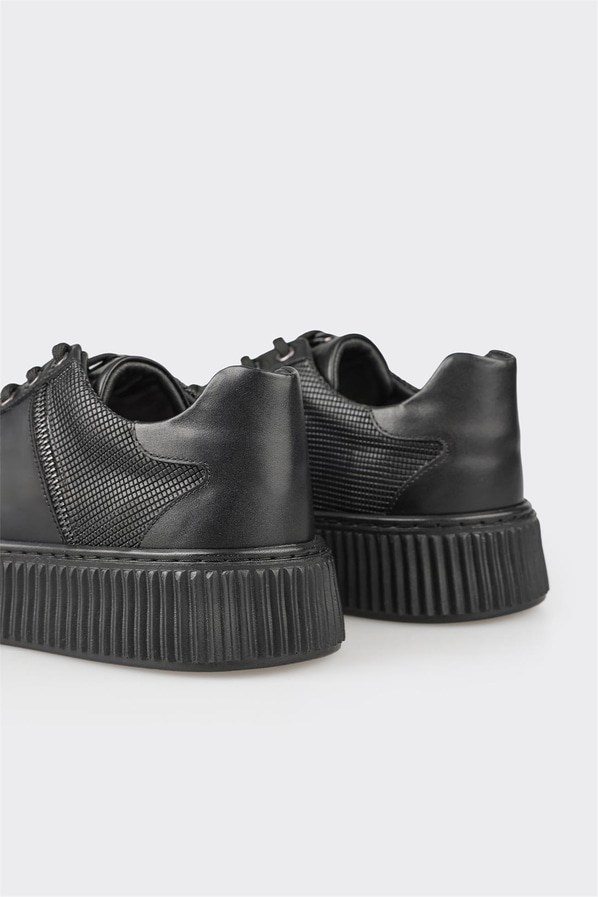 Siyah deri erkek spor ayakkabı, casual stil için - Elle Shoes