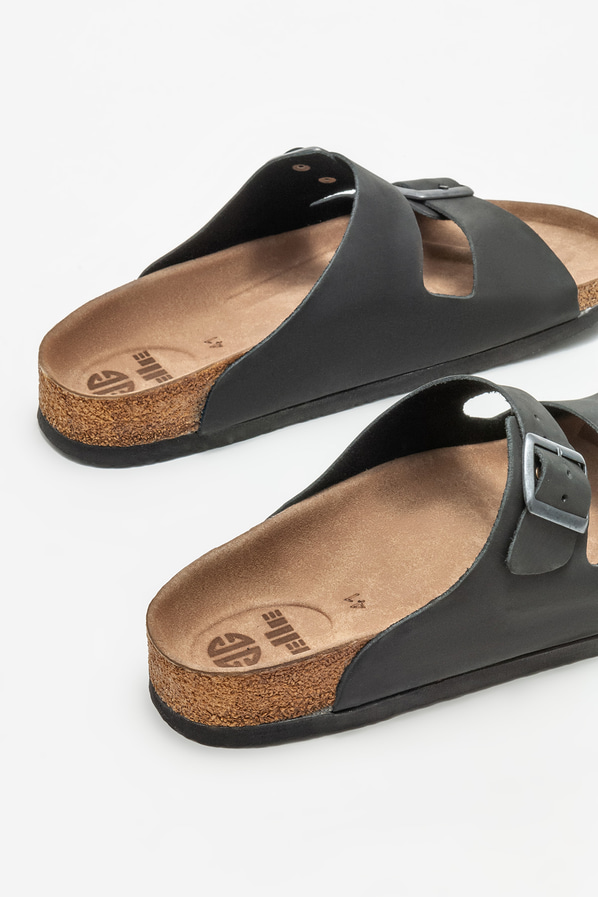 Siyah deri tokalı erkek terlik, rahat kullanım için - Elle Shoes