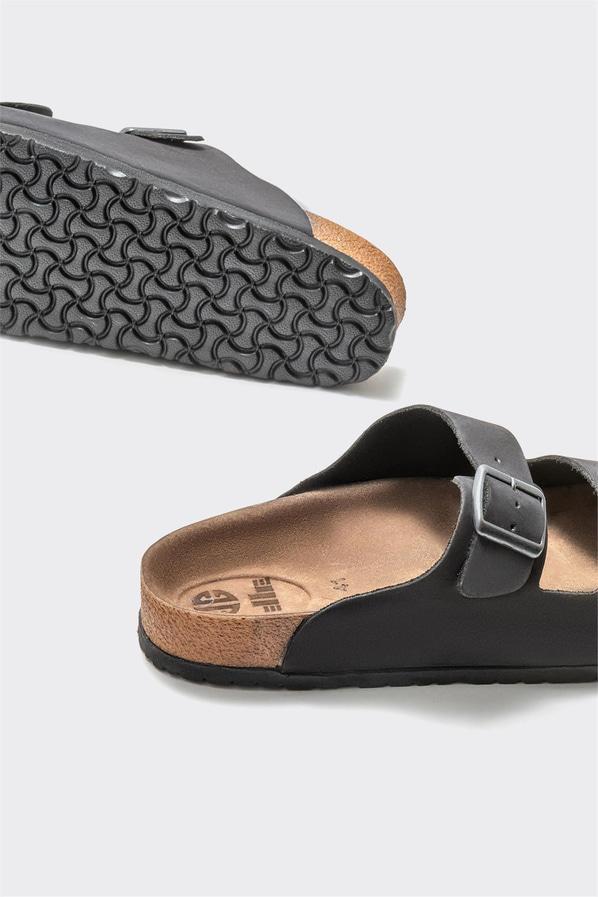 Siyah deri tokalı erkek terlik, rahat kullanım için - Elle Shoes