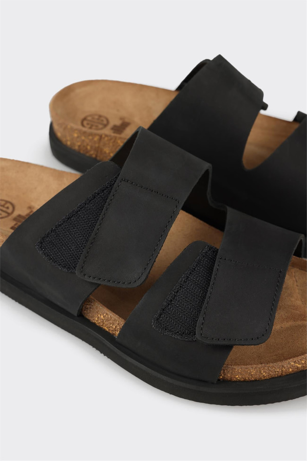 Siyah deri yumuşak dokulu erkek terlik, rahat kullanım için - Elle Shoes