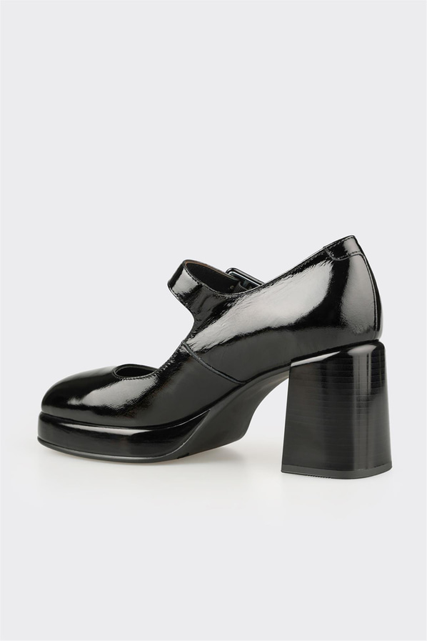 Siyah Deri Kadın Ayakkabı