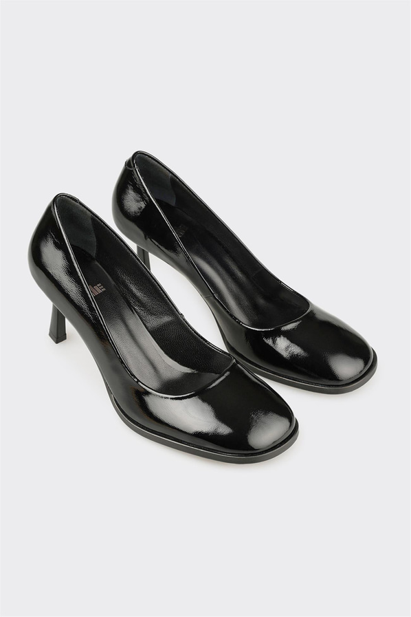 Siyah Deri Kadın Ayakkabı