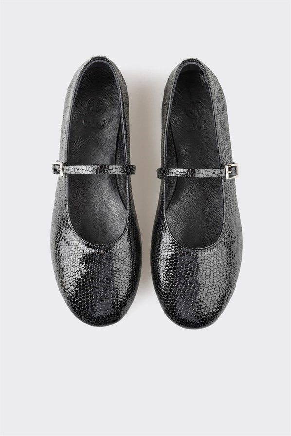Siyah deri kadın babet, rahat kullanım için - Elle Shoes