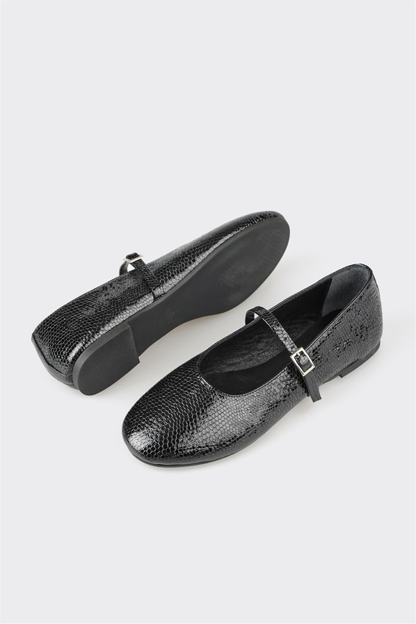 Siyah deri kadın babet, rahat kullanım için - Elle Shoes