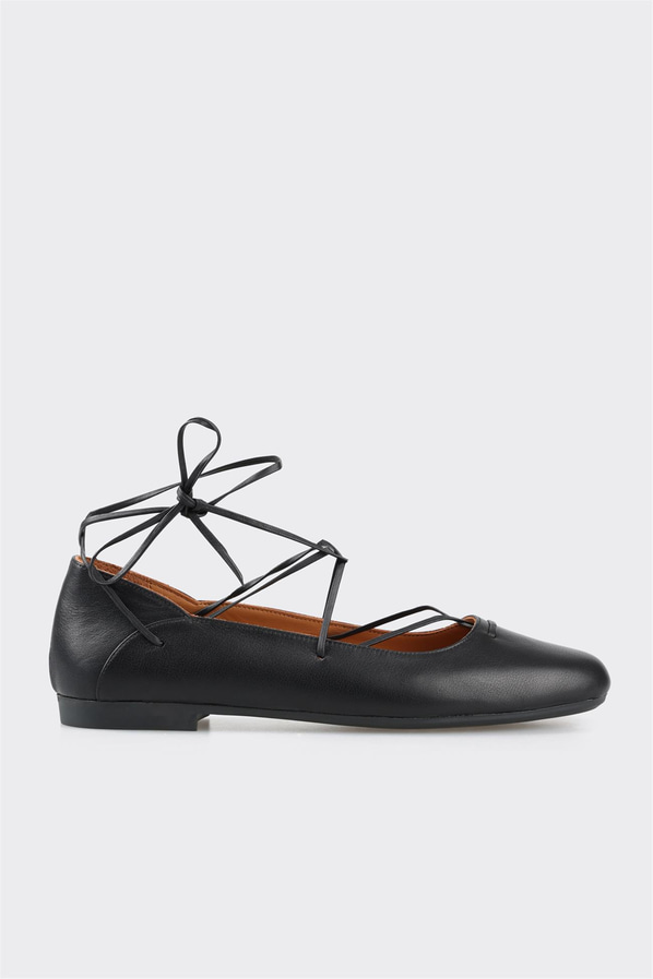 Siyah deri kadın babet - Elle Shoes